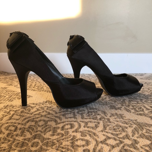 Jolie Satin Bow High Heels - Picture 4 of 6